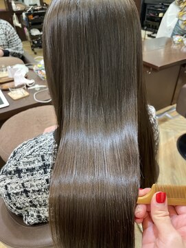 ミリュウ(Milieu) 濡れると強く出る癖もやわらか縮毛矯正で美髪に