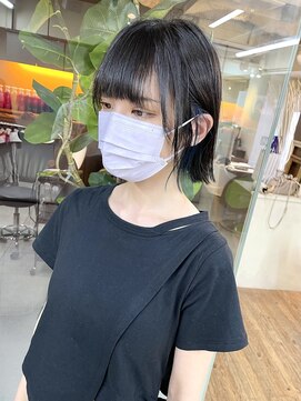 ディア(.eer) 隠せるイヤリングカラー☆ブルーアッシュ×切りっぱなしボブ