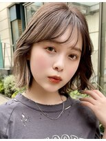 ティア(Tia.)&nbsp;縮毛矯正/髪質改善トリートメント/ミディアムヘア/グレージュ