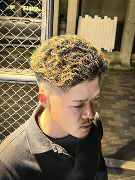 フジヤマ バーバー ショップ(FUJIYAMA BARBER SHOP) 金極道パーマ【八木翔太】