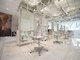ヘアーアンドメイク ニューヨークニューヨーク 姫路店(Hair&Make NYNY)の写真/白を基調とした洗練されたインテリアが自慢です。広々とした店内には、ゆったりとした時間が流れます。