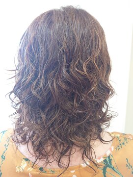 ビューティーサロン カワチ 中庄駅前店(Beauty Salon KAWACHI) ミディアムレイヤー