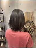 ハイライトカラー切りっぱなし外ハネボブアッシュベージュ透明感
