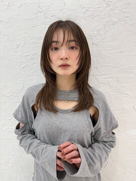 ユイル(Uil) 小顔前髪顔まわりレイヤー×グレージュカラー デザインカラー