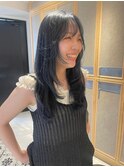シースルーバングレイヤーカット暗髪透明感ネイビーグレーカラー