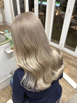 ケイリー(KAYLEE) 【ダブルカラー】ホワイトベージュ