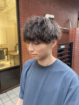 カウチ(Kauti) 刈り上げセンターパート/波巻きツイストスパイラル/池袋
