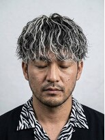 ジェットブラックキューサンロク(JET BLACK 936)&nbsp;ツイストスパイラルパーマ×ホワイトメッシュ