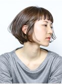 SHORTBOB［耳かけ・ショートバング・イルミナカラーフォレスト］