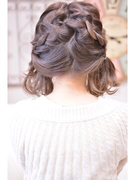 メイズ(MAZE) 【メイズ東中野・鍛原志行】編みこみローツインテール