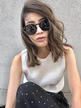 ワール(whirl.) アッシュグレージュ×ラフミディアム☆