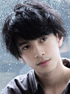 ガズル オオタ(GUZZLE OTA) 【GUZZLE　OTA】　ソフトツイストで毛束を散らすマッシュ