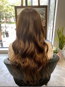 フツーロ 栄(FUTURO) プルエクステ