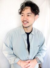 プラグ バイ ネオリーブ(plug by neolive) 成田勇亮 Director