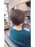シンプルなのに洗練された大人のためのナチュラルショート