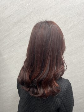 冬のダークチェリーレッド