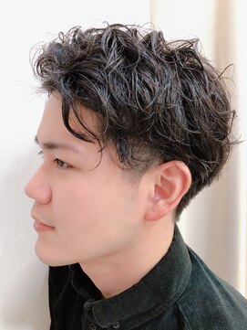 リンク(Link) リッジ感のあるメンズ無造作パーマスタイル