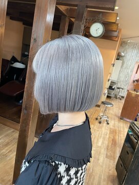 モアムー(Moremuu) 短パン美容師Makoto ハイトーンボブ