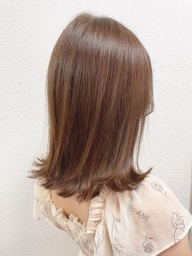 ジェナ(Jena) 艶ピンクベージュ×外はね