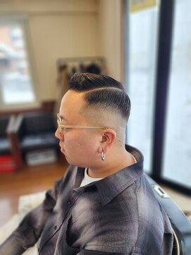 アパッシュ 春光本店(Apache) サイドパート×スキンフェード