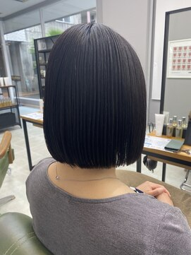 ヘアーアンドビューティーザ エフ(Hair Beauty the F) 切りっぱなしボブ