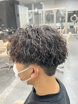 バース バイ ハピネス(BIRTH by happiness) ツイストスパイラルパーマツイストパーマメンズマッシュパーマ