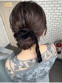 アップスタイル　シニヨン　ベロアリボン　お呼ばれヘア