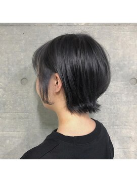 ココ 本八幡(KOKO) 黒髪クラゲヘアーオリーブグレー小顔ココアベージュショート