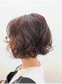 軽やかに動くふんわりパーマスタイル