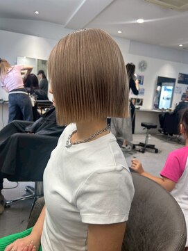 キング 枚方店(K!ng) ハイライトカラーミルクティーベージュレイヤーカット