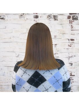 ニキータ(NIKITA) 【艶カラーで後ろ美人♪】艶サラストレートヘア