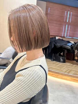 ヒビヲ(HIBIO) 切りっぱなしボブタッセルボブダブルカラーダークオリーブ