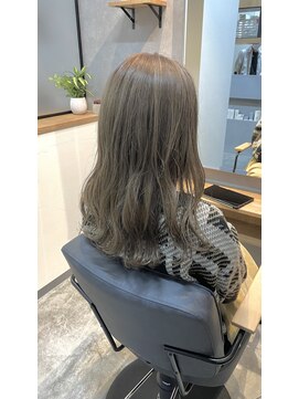 ガロウ 大通店(garou) ミルクティベージュ