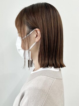 ネオリーブ クーロ(Neolive curro) 雨の日でも崩れない♪大人の切りっぱなしロブ