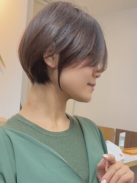 ビュー フクオカ(VIEW FUKUOKA) モードに大人可愛いダークアッシュイメチェンショートボブ