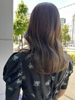 ヘアーアイストゥーレ(HAIR ICI TRE)&nbsp;イルミナカラー　オリーブ　ベージュ　アッシュ　20代　30代