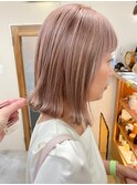 シンプルBOBと柔らかミルキーベージュ
