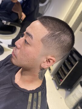 フランクスバーバーザスタンド(Frank’s barber the stand) 海外風ボウズスキンフェードラインアップE