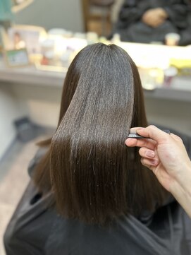 アリアツイン バイ エクラート 池袋西口店(ARiA TWiN by ECLART) 艶々ナチュラル縮毛矯正
