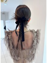 ミニヨン バイ ハピネス 高の原店(mignon by Happiness)&nbsp;結婚式お呼ばれタイトアレンジ