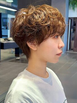 ビューシンサイバシ(VIEW SHINSAIBASHI) ショート×パーマで、動きをプラス