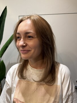 モナン 渋谷(Monan) レイヤーカット 顔まわりレイヤー ミディアムレイヤー