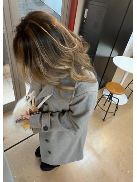 ヴァイオレット(VIOLET) シャドールーツ