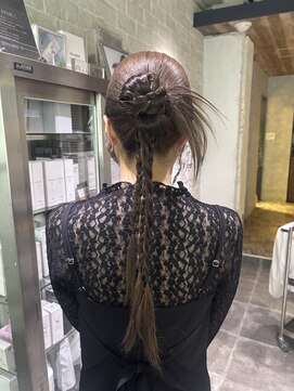 ウム(UMM) お呼ばれヘア /リボンヘア/ カチモリヘア
