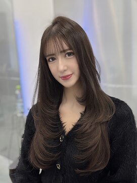 ロムーク 表参道(LOMKH) 夏の小顔ロングレイヤーカット顔周りシールエクステ水光カラー