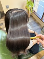 シーン(seen.) ツヤ感と透明感を同時に叶えるラベンダーグレージュ