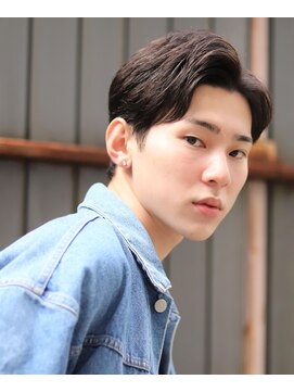 フリーク バーバーショップ 都島店(FREAK BARBER SHOP) 短髪ツーブロックスーツ束感モテる男黒髪毛流れダウンパーマ流行