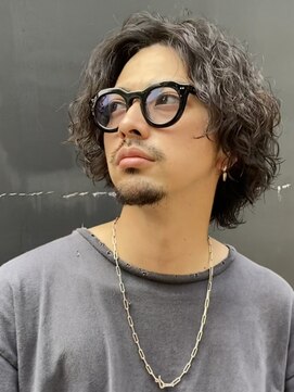 フィフス 天神大名(fifth) センターパートツイストスパイラルパーマツーブロックメンズヘア