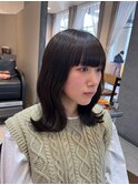 くびれミディ×暗めカラー