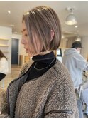コントラストカラーのボブ